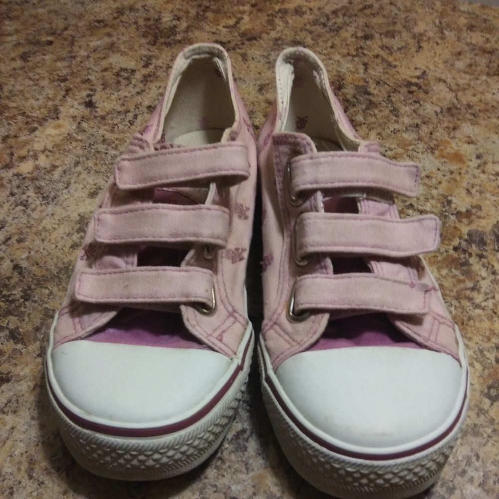 Girl's Pink Airwalk Sneakers